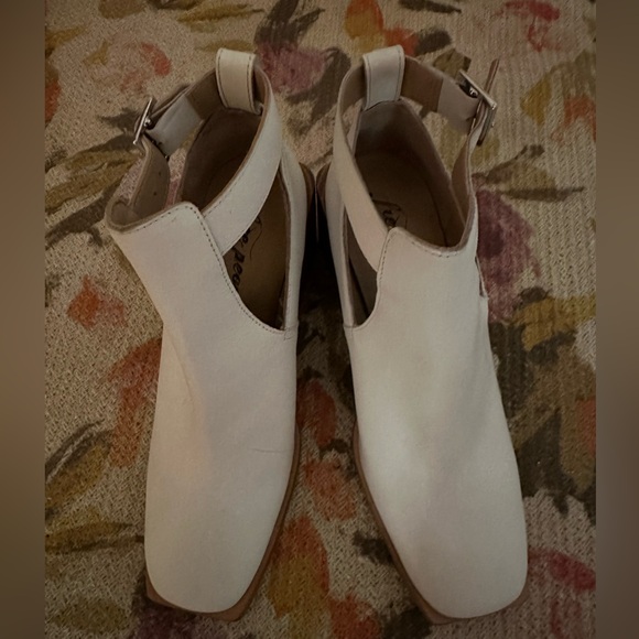 FREE PEOPLE Brady Buckle Bootie 39 WHITE Leather - Picture 13 of 13